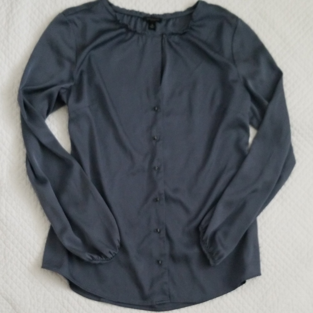 EUC Ann Taylor Silk blouse LS Button front size M